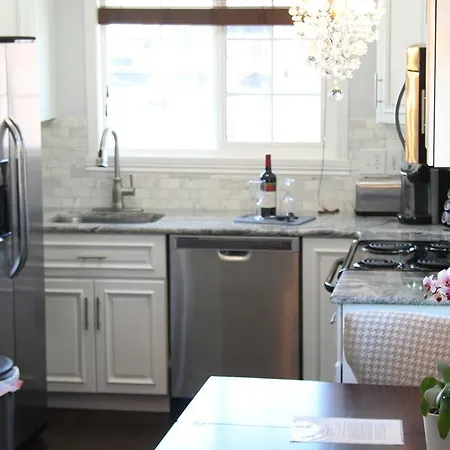 The New Yorker Apartment